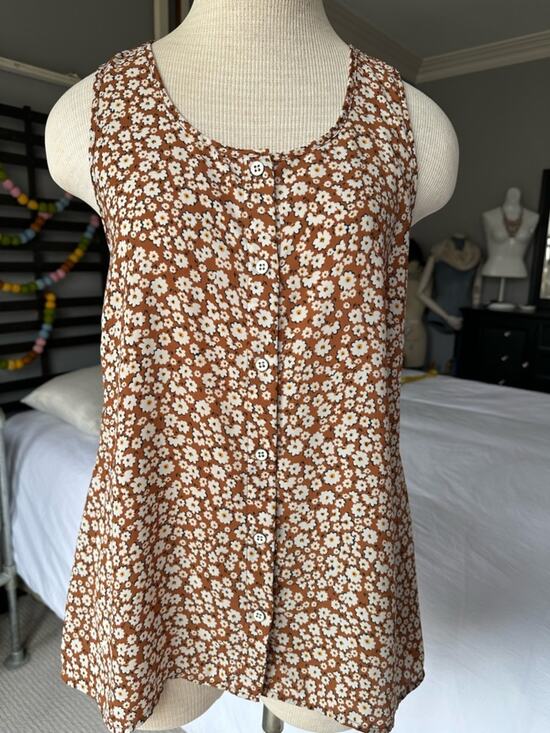 CAbi Tops - CAbi floral button-front top, size large